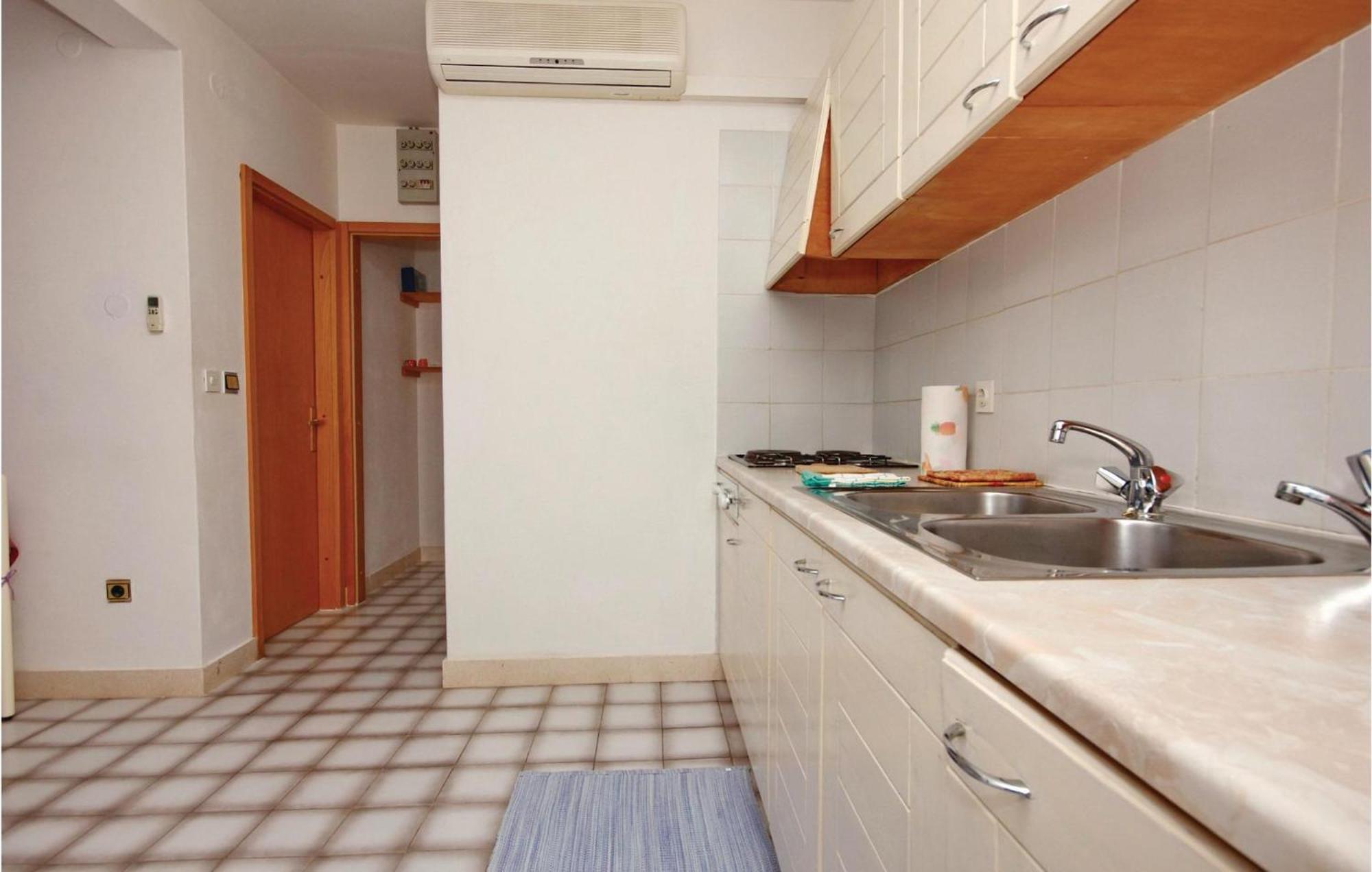 Beautiful Apartment In Prizba With Wifi Exterior foto